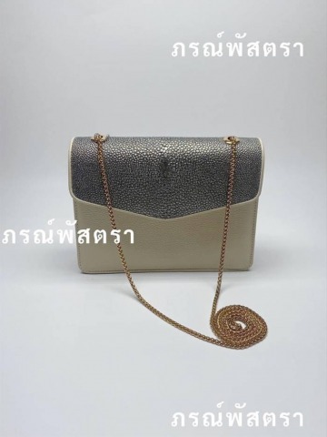 กระเป๋าสะพายหนังปลากระเบนแท้